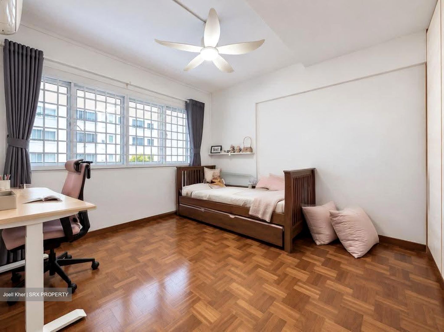 Blk 323 Jurong East Street 31 (Jurong East), HDB Executive #637202621